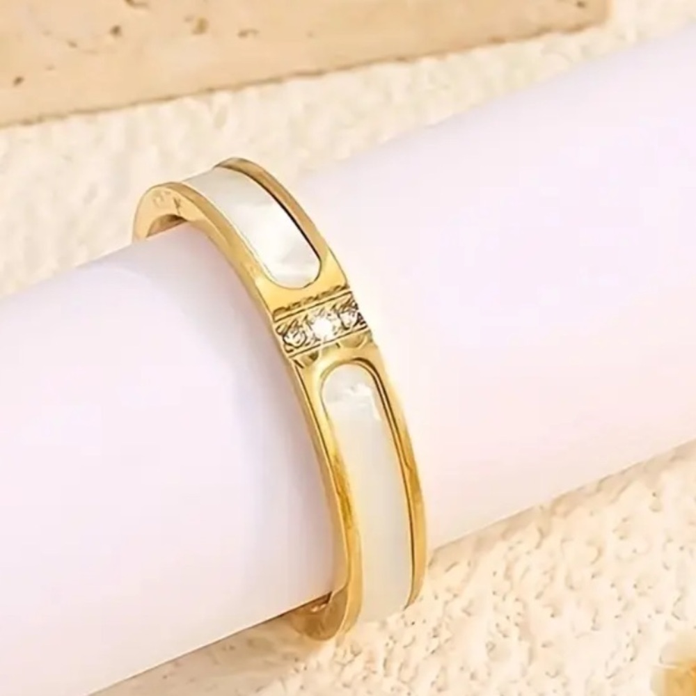 Exquisite White Stainless Steel Oil Drop Set Synthetic Oxidized Zirconium Ring